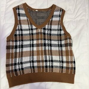 Brown, white, and black large sweater vest🤎🤍